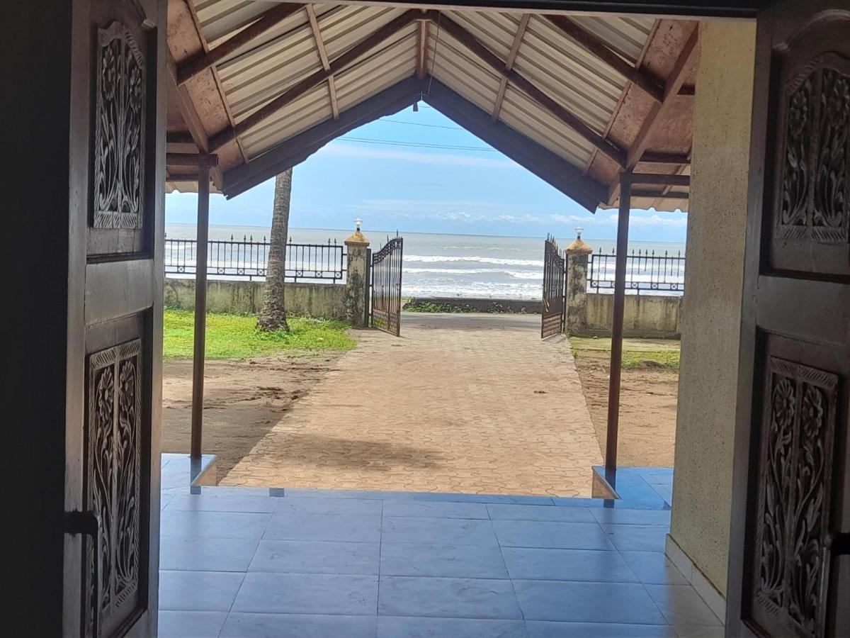 Hotel Seabird Murud  Ngoại thất bức ảnh